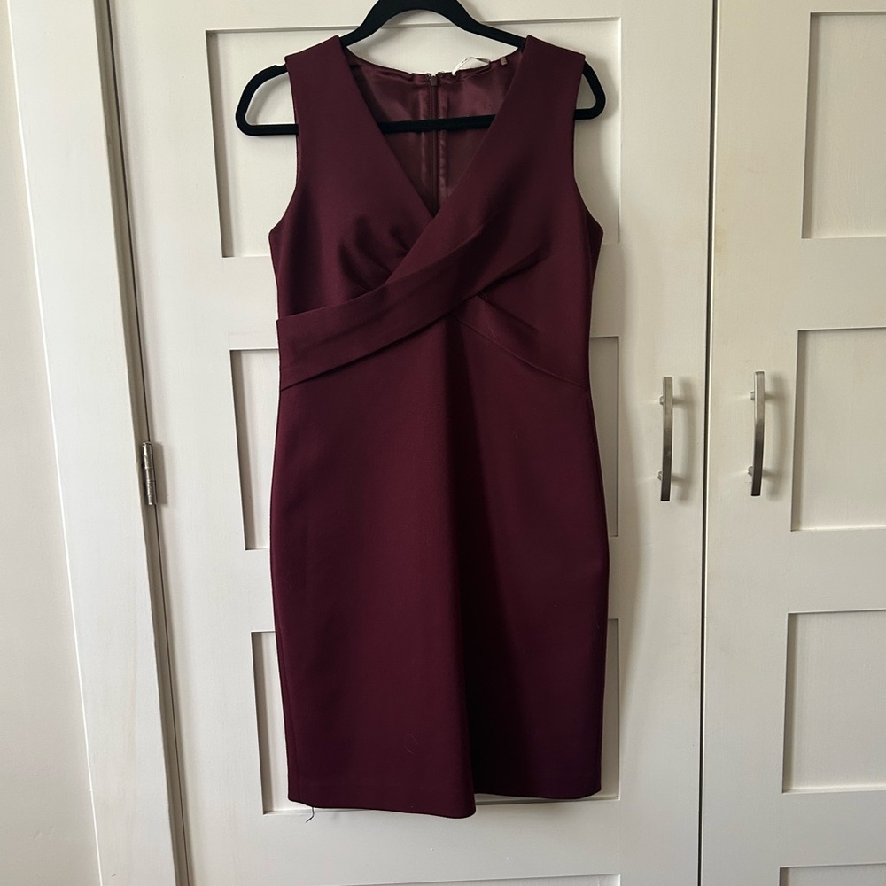 Tahari Burgundy Sleeveless Dress